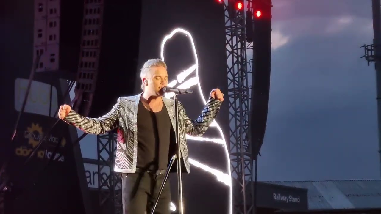 robbie williams love my life live at vale park