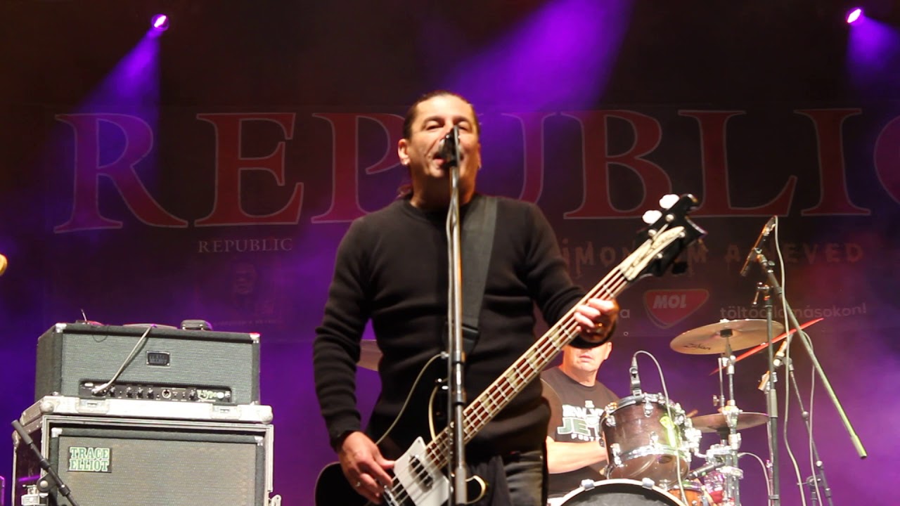Republic -  Szeretni valakit valami&eacute;rt live 2017 V&aacute;gfarkasd (Vlčany)
