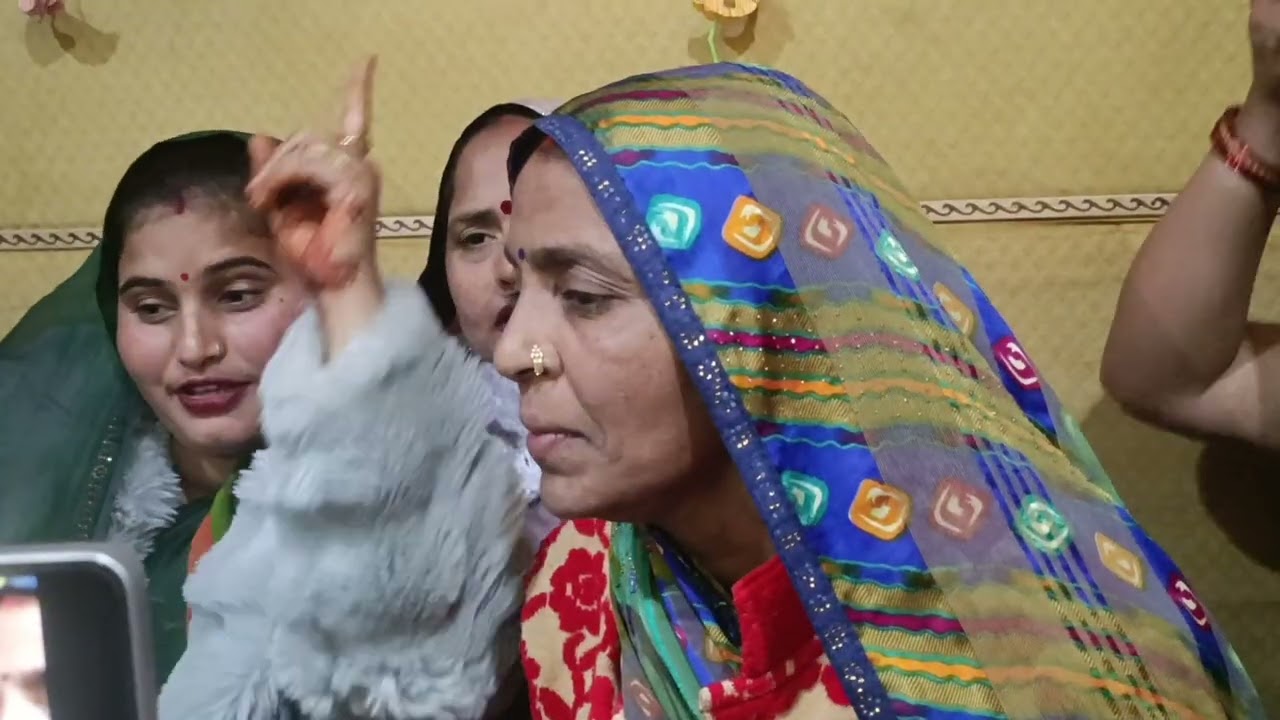 बंदना दूबे और पम्मी यादव की मम्मी का गाना नाच का गाना #song #villagelifestyle 