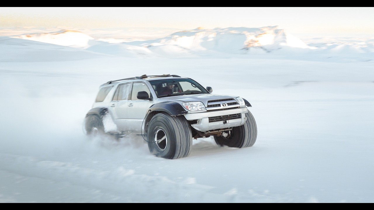 Icelandic Snow trucks in Landmanahellir