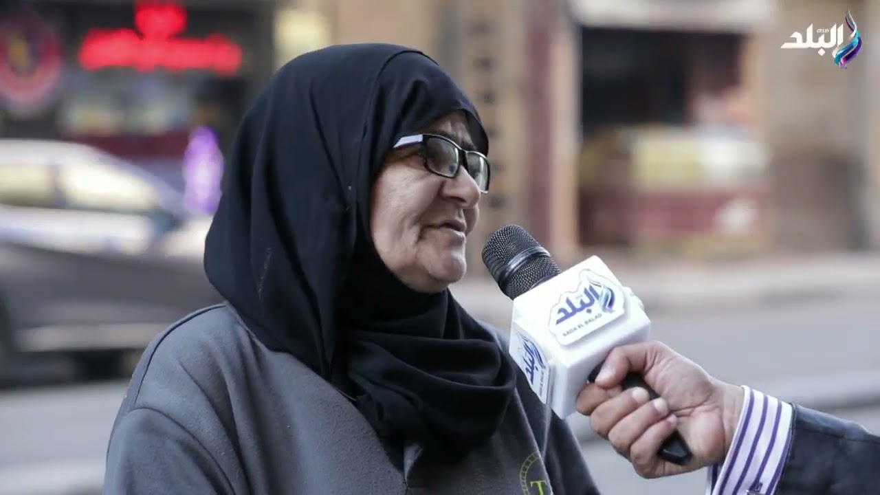 من شقى الشوارع لراحة الضمير.. حكاية عاملة نظافة ترفض المساعدات وتختار 'لقمة العيش' الصعبة