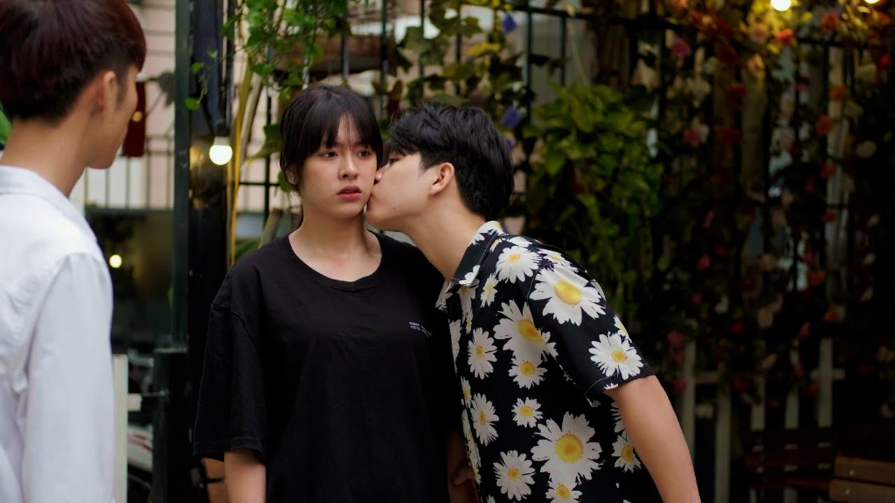 Продавщица фо была так сильно избита своим парнем, что ей пришлось обратиться за помощью к молодо...