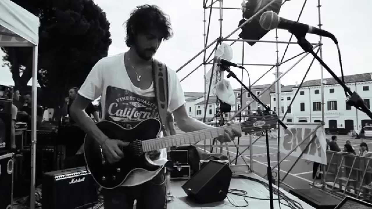 DIEGO FAINELLO DEI SONOHRA CON CICOLIN GUITARS G1J