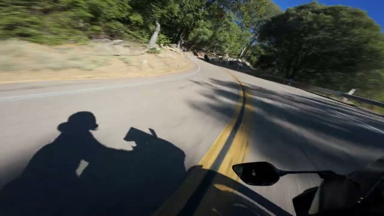 Yamaha R7 chasing GSX-R600, RSV4 and Victory Octane! 4K