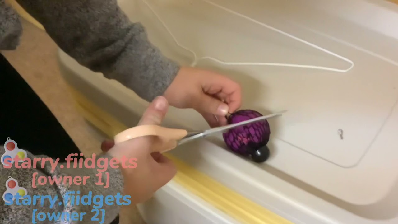 Cutting the  net off [starry fiidgets] OMG it&rsquo;s so good
