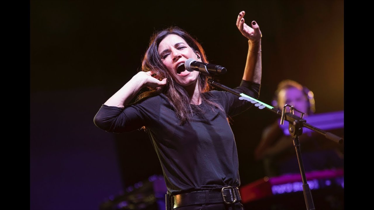 PAOLA TURCI: 