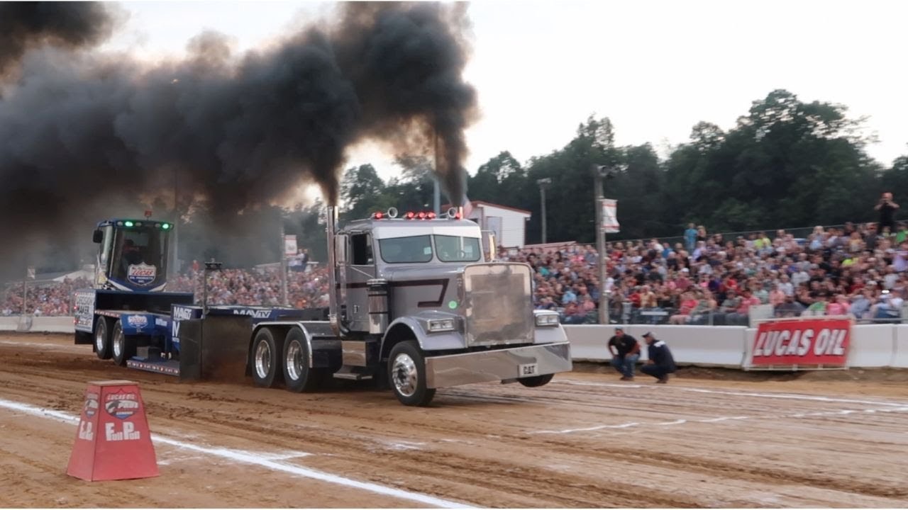Truck Pulls Pro Stock Big Rig Semis The Buck Motorsports Park Full Pull East Coast