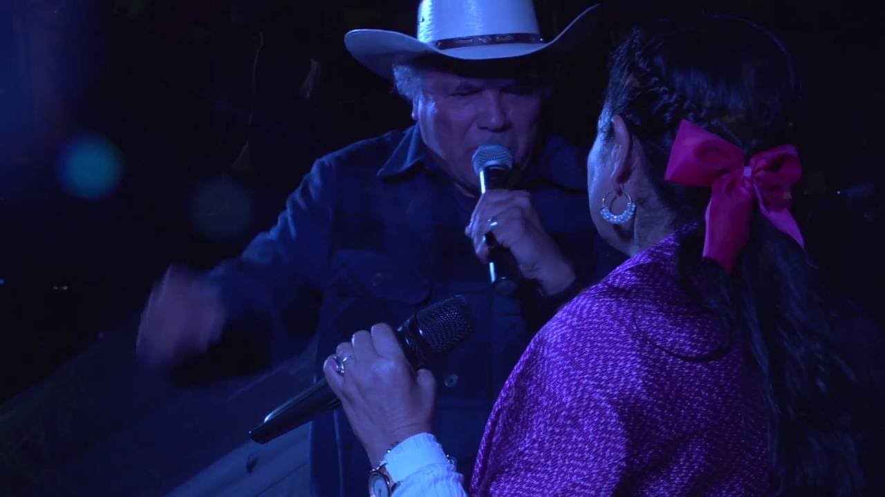 Pacto de recién casados de Guillermo Velázquez en el Festival de huapango arribeño