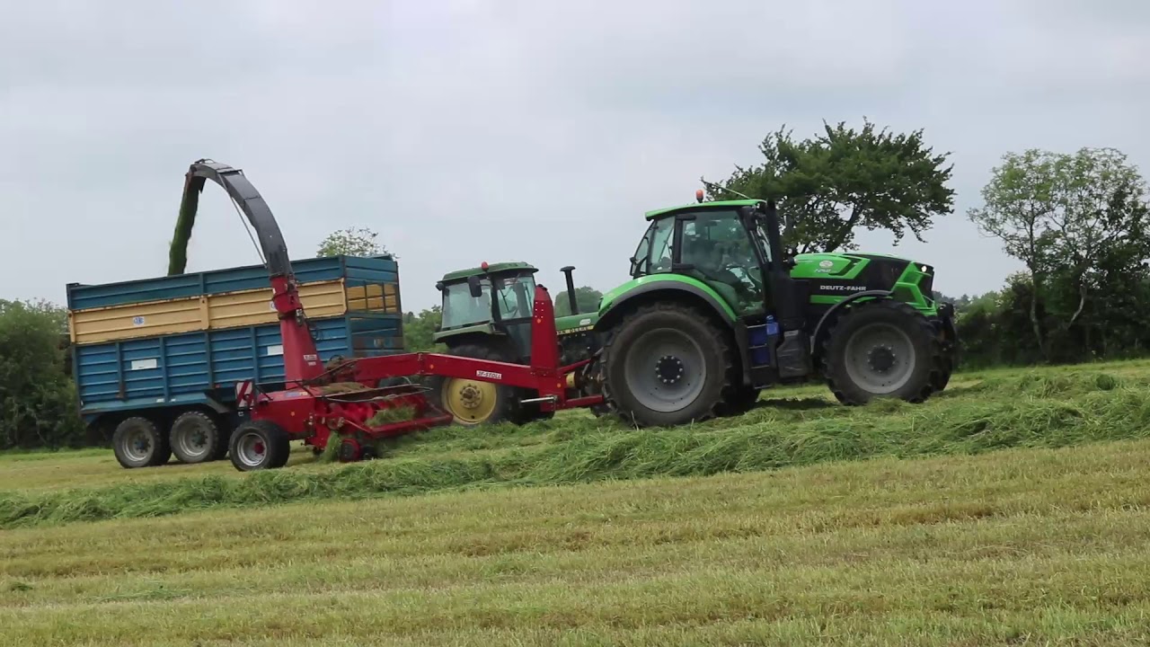 Lifting Silage With G.M Contracts in Co.Monaghan 2018