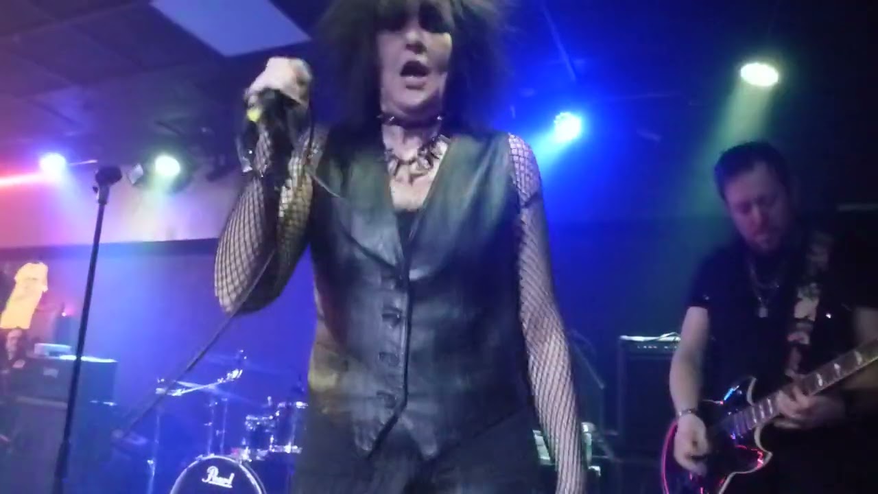 Lizzie & the Banshees - Hong Kong Garden ,  Glasgow Ivory Blacks 14/2/2026