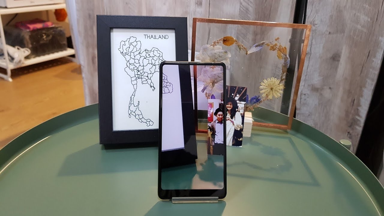 Xiaomi Mi Mix 2 Unboxing + Hands On