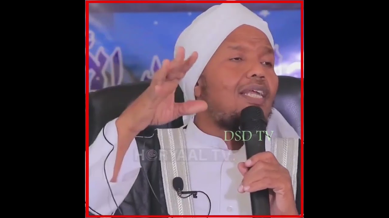 Sh Cabdirashiid Sh Cali Suufi Oo La caayay kadib markii uu ka qeyb galay xaflada mowliidka.