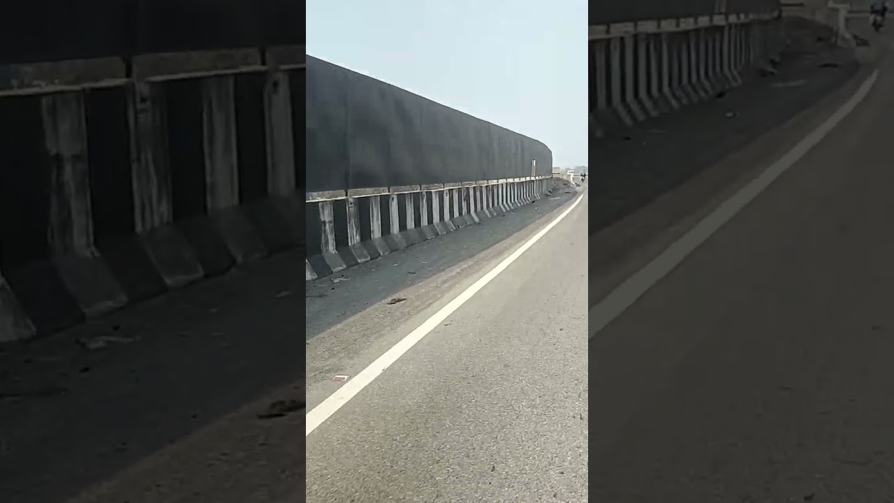 Dekhe bridge per chal rahe hain Jharkhand Sarkar ka din hai sab road bridge achcha banaa hai
