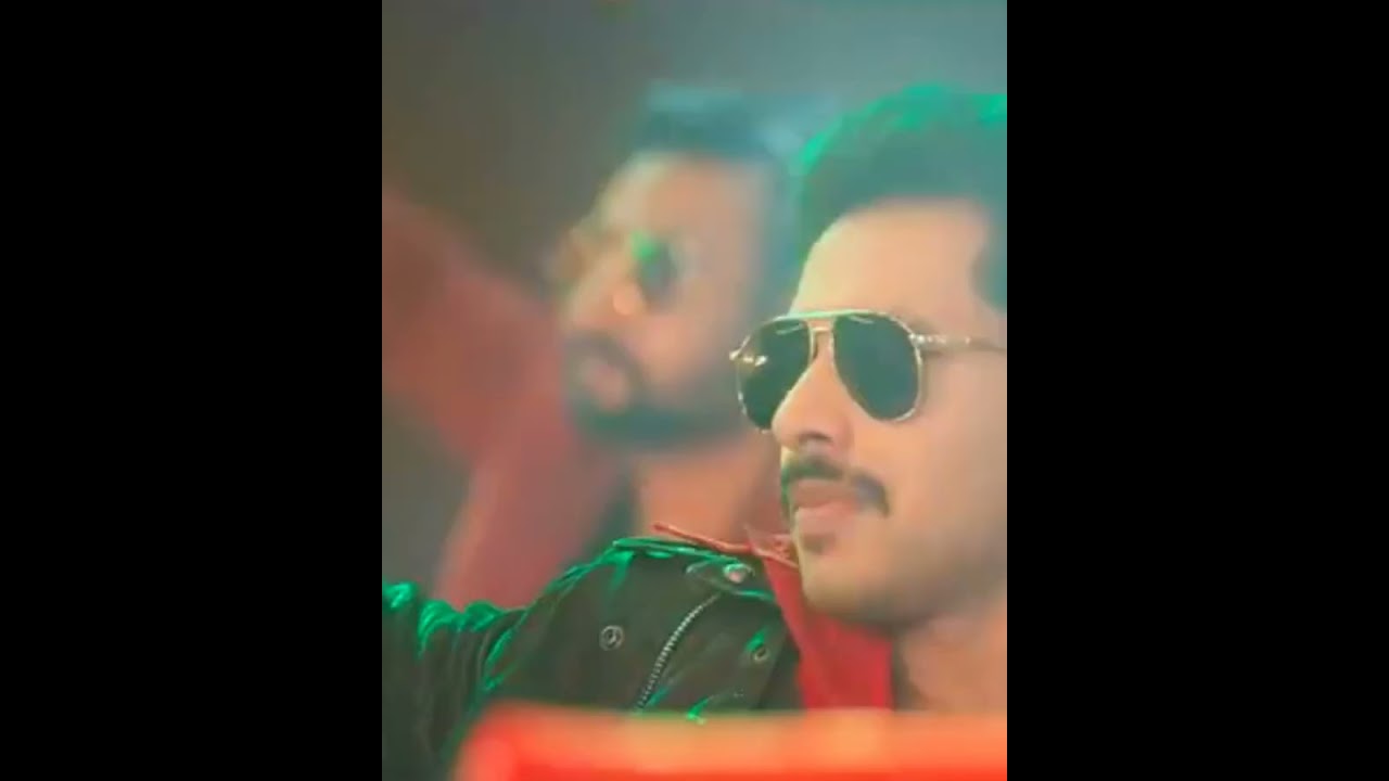 আইটেম গান -একটা প্রেম নদী পাইলে লাফ মারিবো 