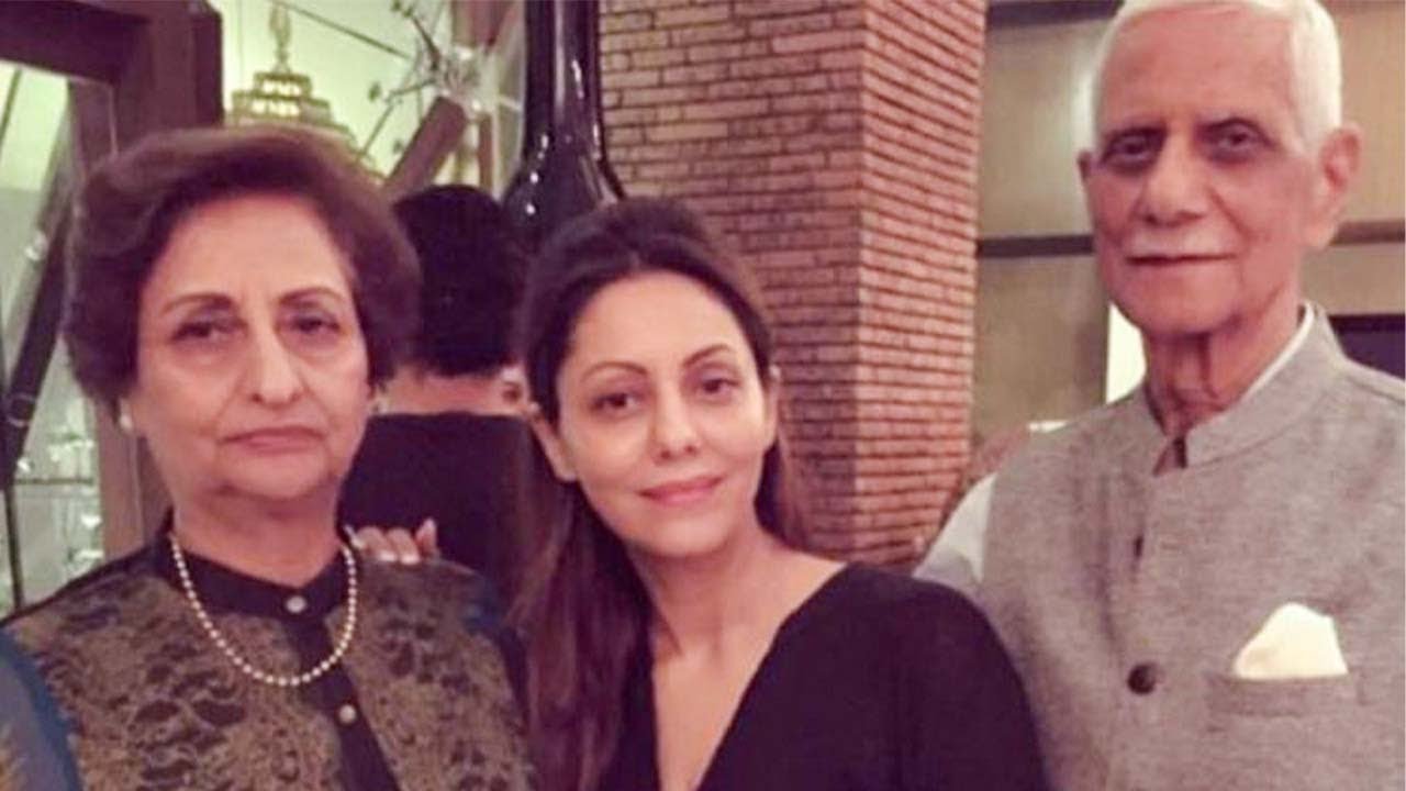Shahrukh Khan Wife Gauri Khan With Father & Mother, Brother
