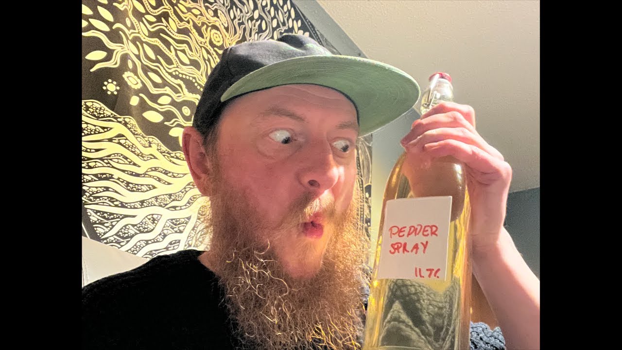 FERMENTED WORLD is live sampling the chilli mead