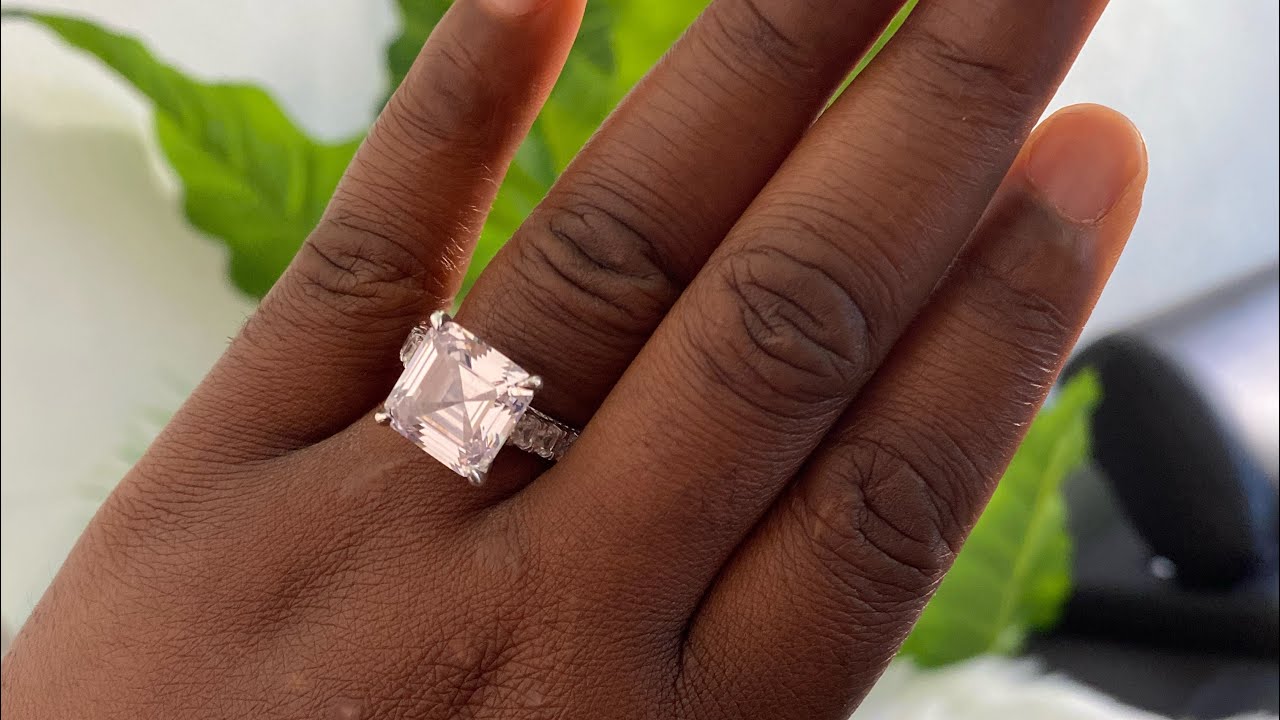 MY ENGAGEMENT RING UNBOXING VIDEO | FT JEULIA | Omoni Got Curls