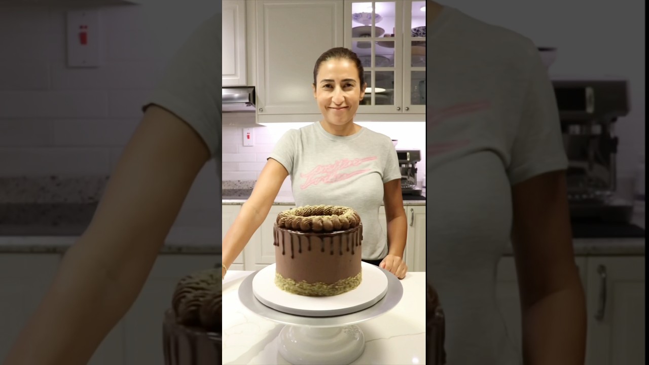 Turning the viral Dubai chocolate to cake #craftsycakes #dubaichocolate