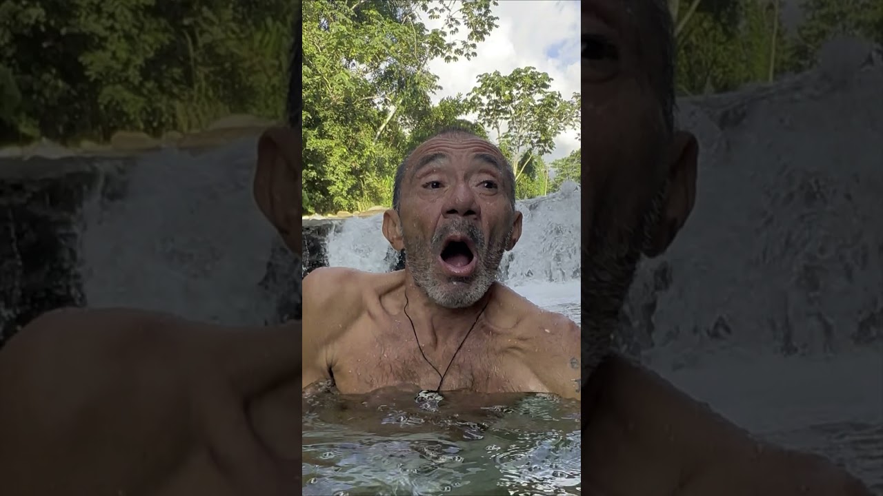 El que más demore bajo el agua
