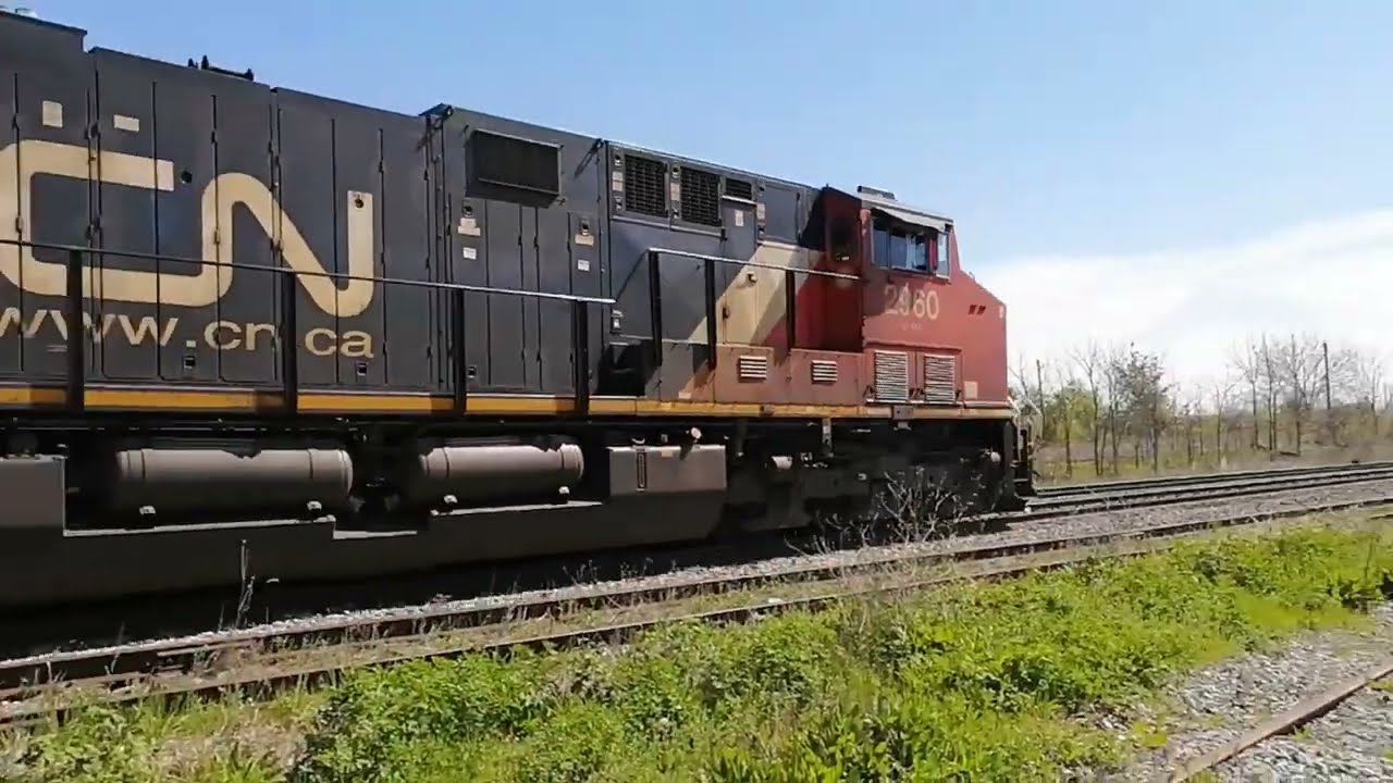 Decent sized CN 421 Passes through Merritton on their daily run