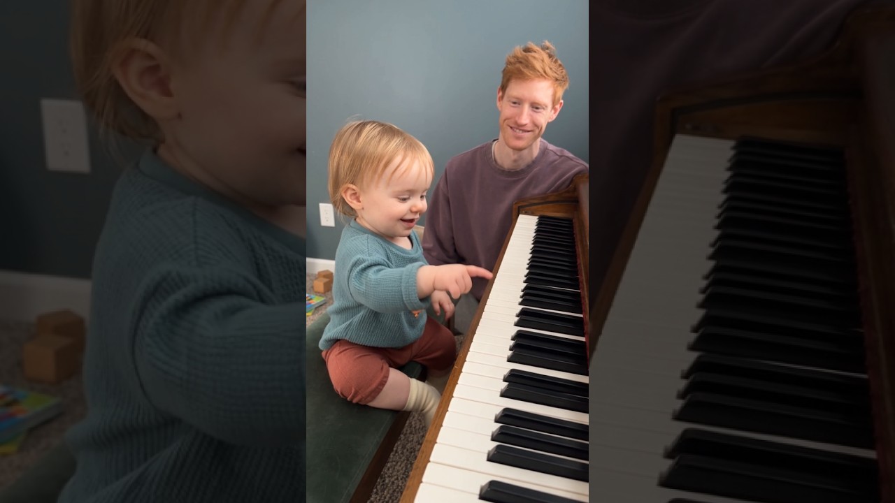 Она отнеслась к своему первому уроку игры на фортепиано СЛИШКОМ серьезно! 🎹 🤣