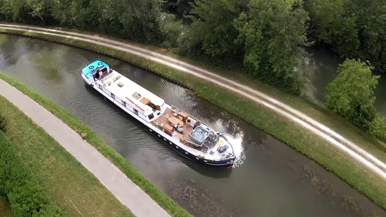 Hotel Barge L'Art de Vivre, Nivernais Canal and River Yonne