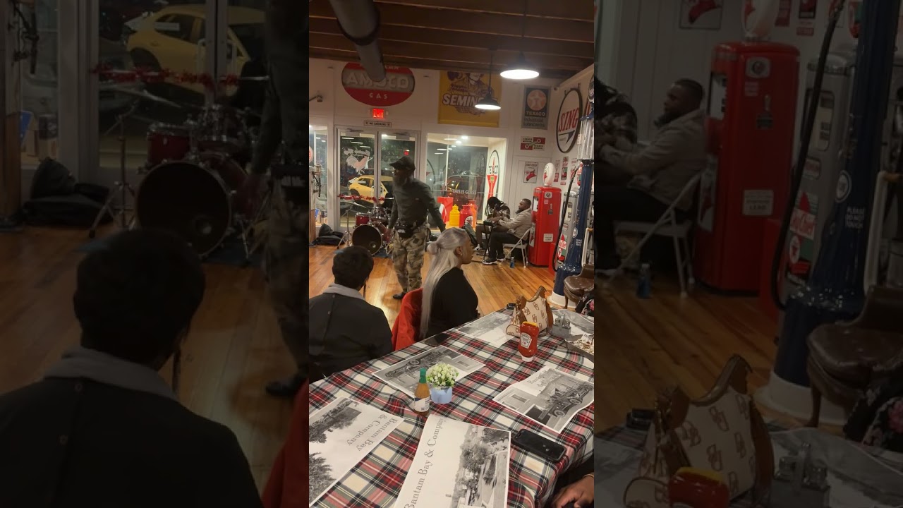 The Moment We All Found Out Uncle Elroy Sings🤯🤯#viral #comedy #family #fyp 