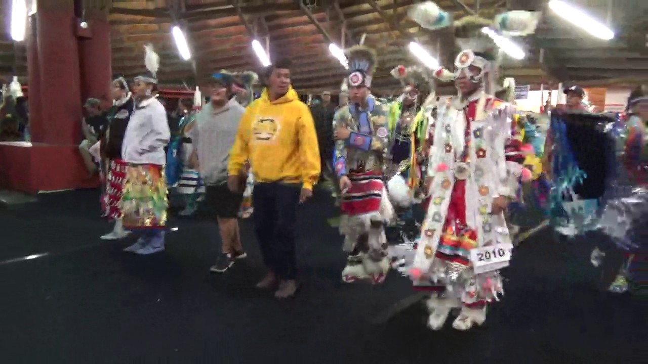 Tsuu T'ina 2017 Pow Wow - Intertribal Dance 1