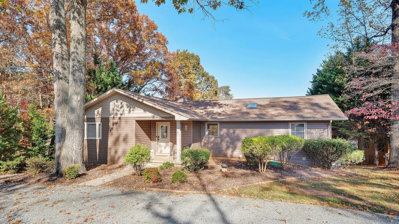 6347 Scruggs Rd, Moneta, VA
