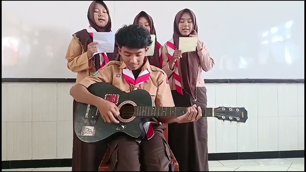 TUGAS MUSIKALISASI PUISI BAHASA INDONESIA KELOMPOK 8