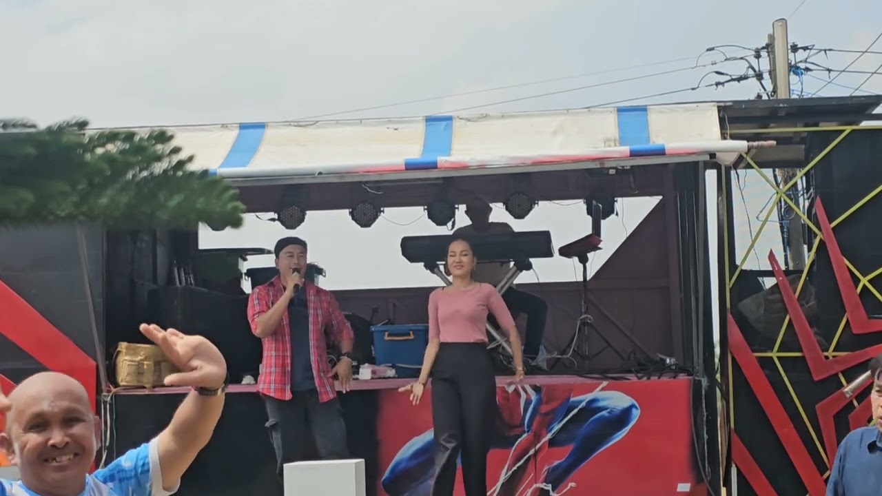 ธิดาลาวพร้อมทีมงานบ้านศรีวิไล  ช่วยงานทำบุญบ้าน ที่ บ.อุ่มเม้า ต.อุ่มเม้า จ.ร้อยเอ็ด @เจี๊ยบ ศรีวิไล