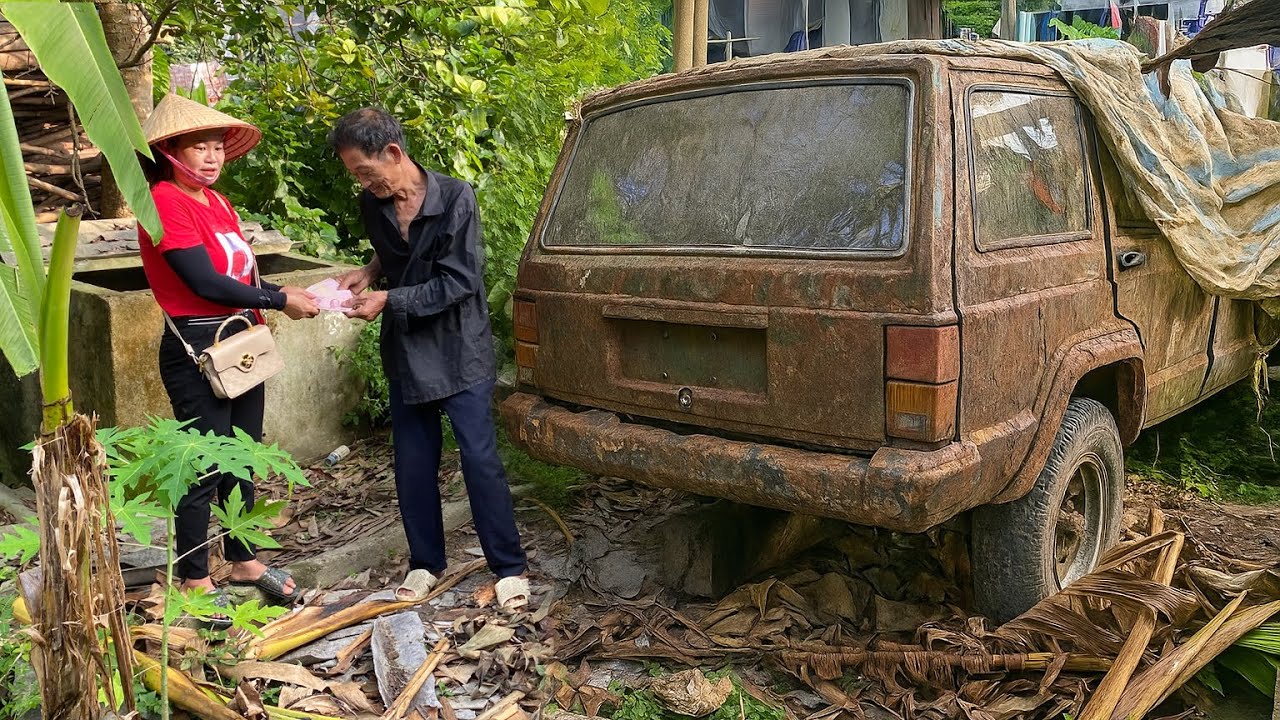 Girl buys and restores an old man's legendary Jeep that was forgotten for 25 years