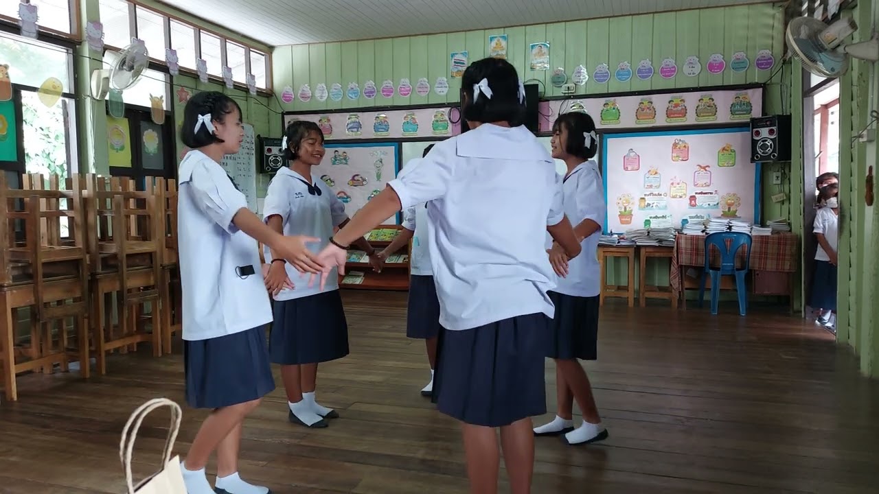 เพลงคุณธรรม รางวัลแด่คนช่างฝัน โรงเรียนบ้านศรีนวล