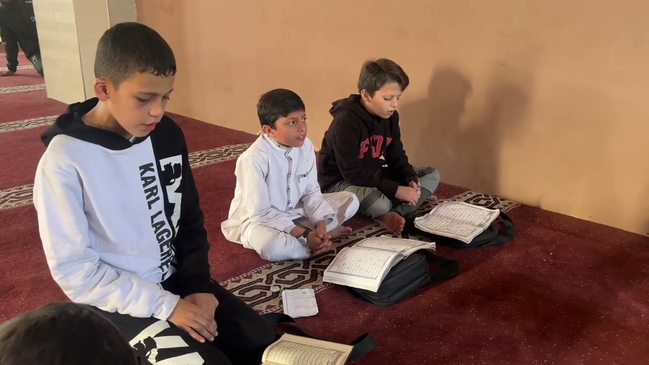 حلقة من برنامج القارئ الصغير 