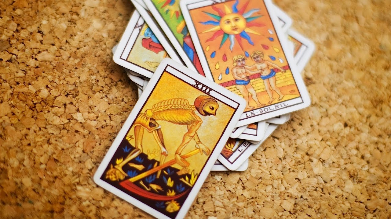 What Is Tarot Reading? | Psychic Abilities