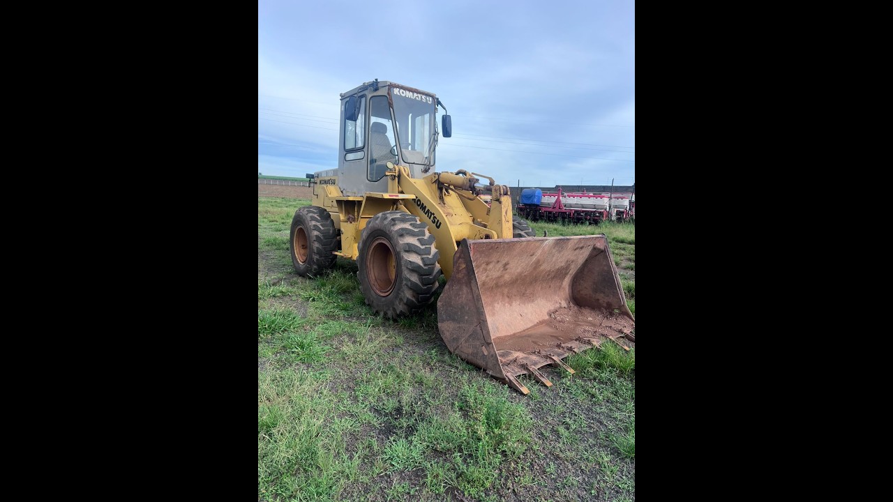 PÁ CARREGADEIRA KOMATSU W180