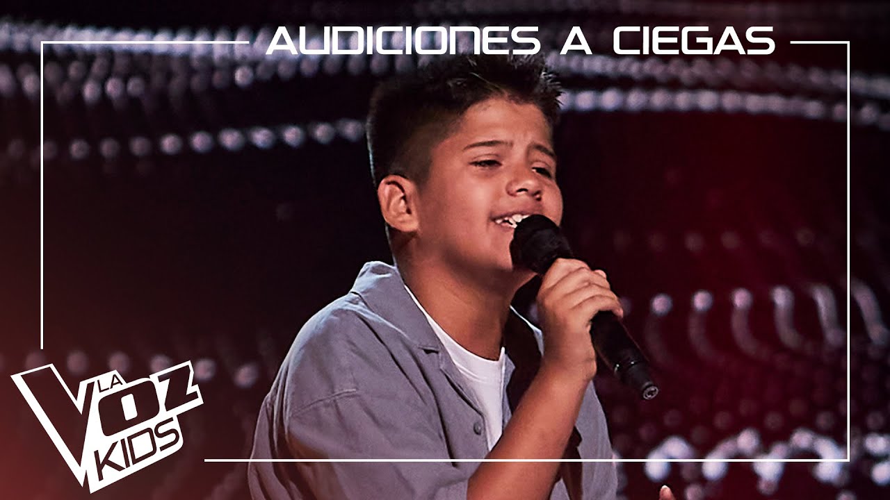 Alejandro Velasco canta 