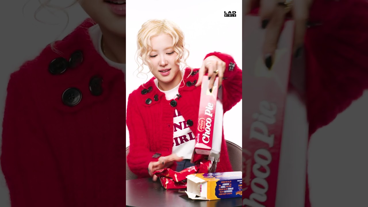 ROS&Eacute; sings Happy Birthday in Korean with a Choco Pie birthday cake 😍😍😍