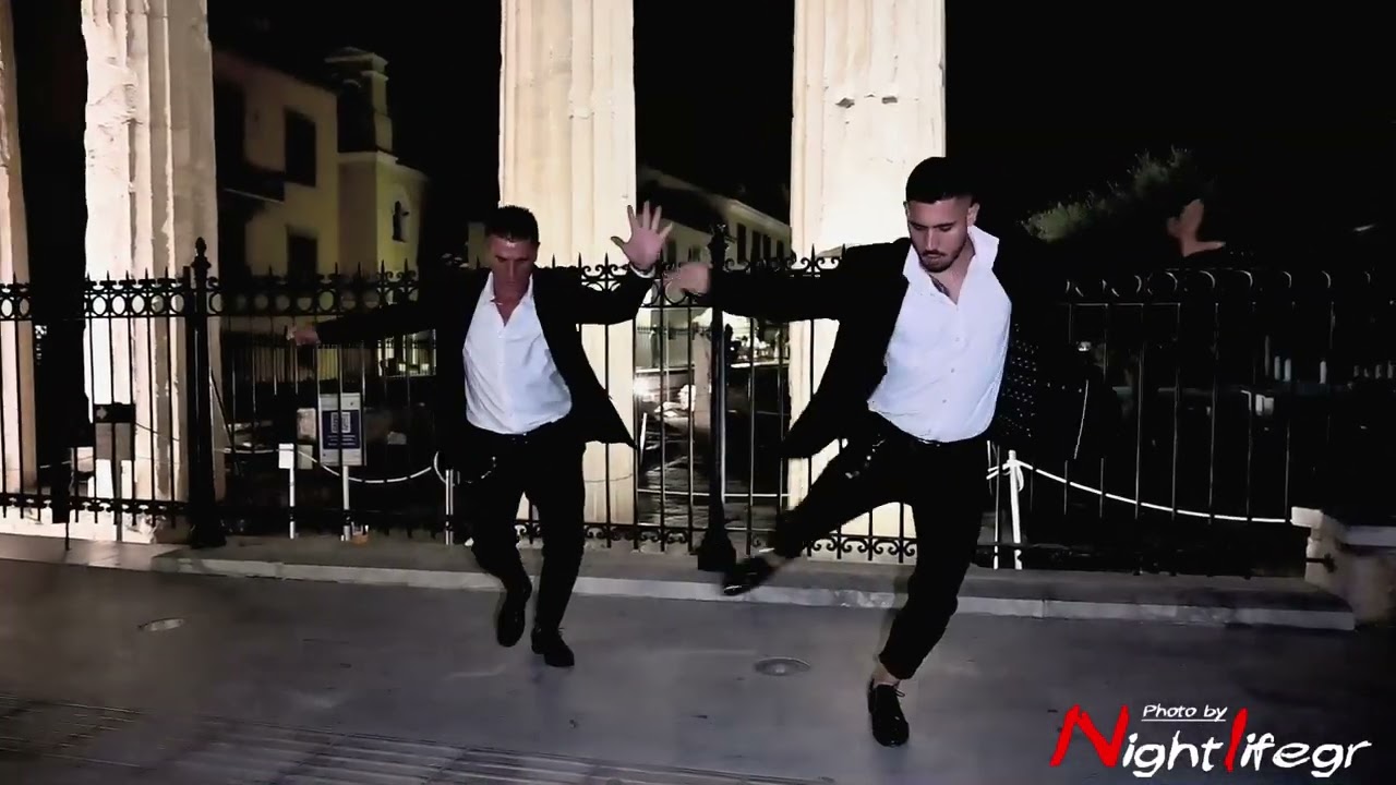 Σε μία στοίβα καλαμιές - Ακαδημία Δημήτρης Πετρόπουλος (Δημήτρης και Γρηγόρης Πετρόπουλος)