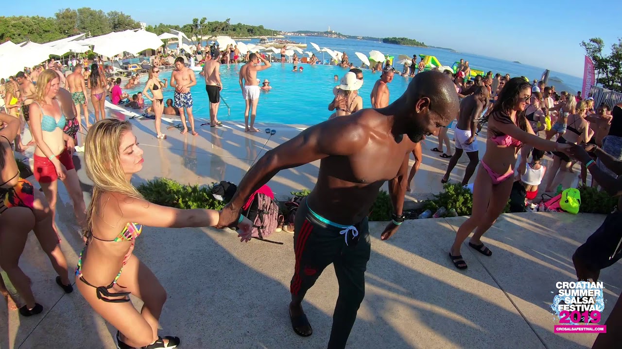 Bruno & Rebecca - salsa social dancing @ AMARIN BEACH PARTY, CSSF19