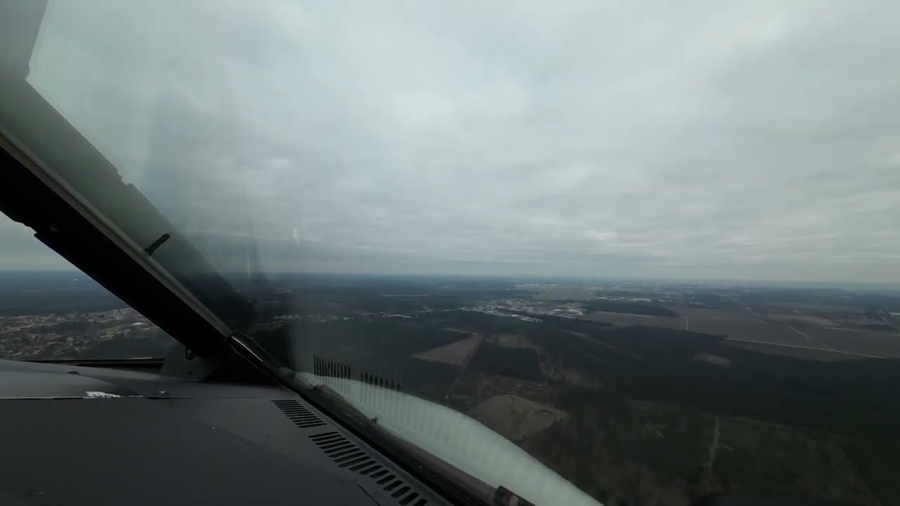 AIRBUS A320 Magic LANDING in Bordeaux RWY05 | Cockpit view | 4K | Life Of An Airline Pilot