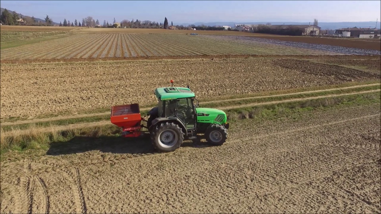 Deutz-fahr agroplus 80 &eacute;pandage d'engrais