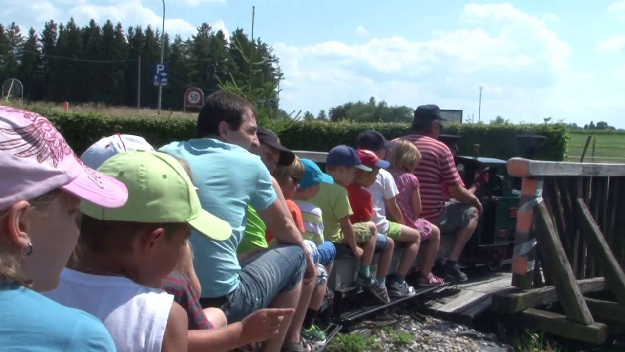 Fahrt mit einer Mini-Dampfbahn
