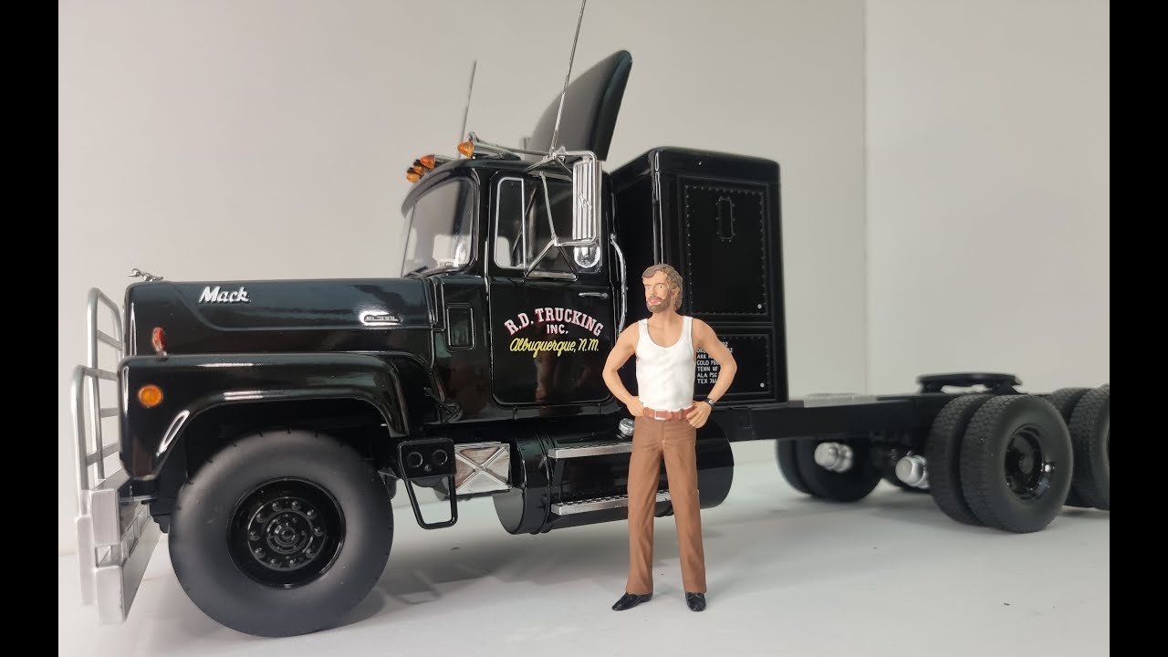 KK SCALE MACK PRIME MOVER FROM THE MOVIE CONVOY. ROAD KINGS 1/18 DIECAST TRUCK KRIS KRISTOFFERSON
