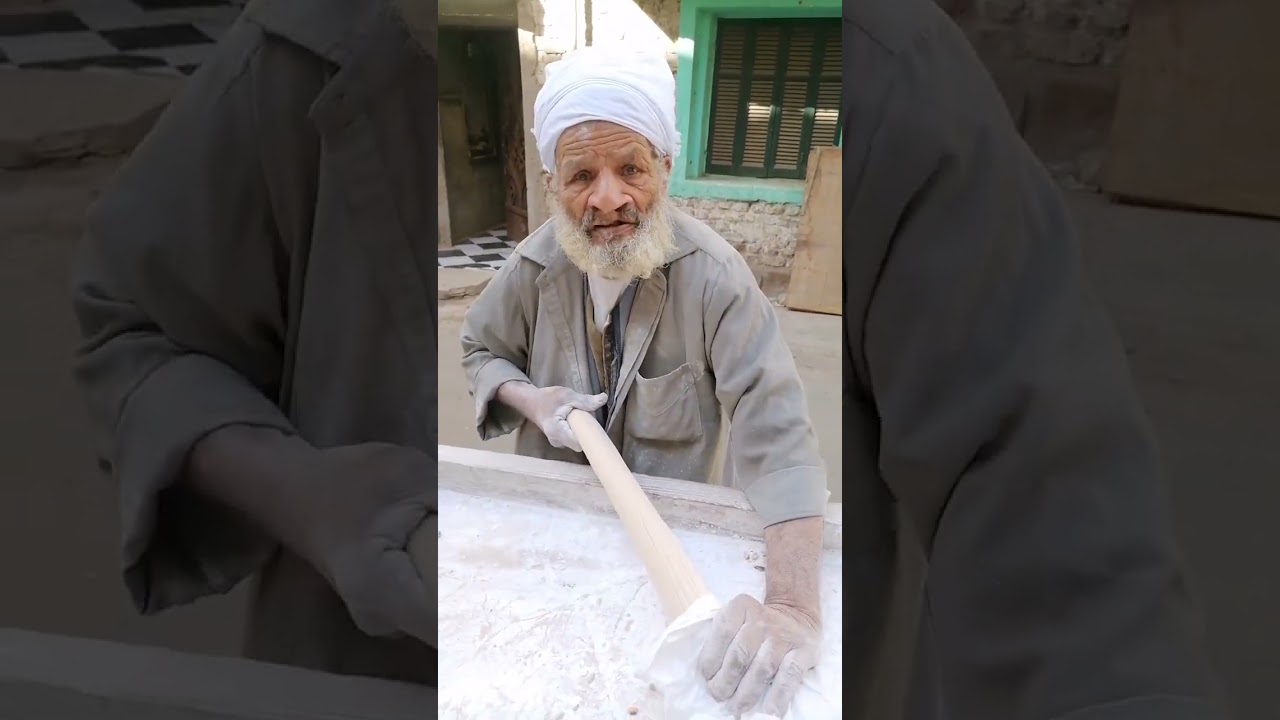 شوف لأول مرة العسلية بتاعت زمان بيعملها إزاي عم سعيد أقدم صانع حلويات في مصر عمره 80 سنة