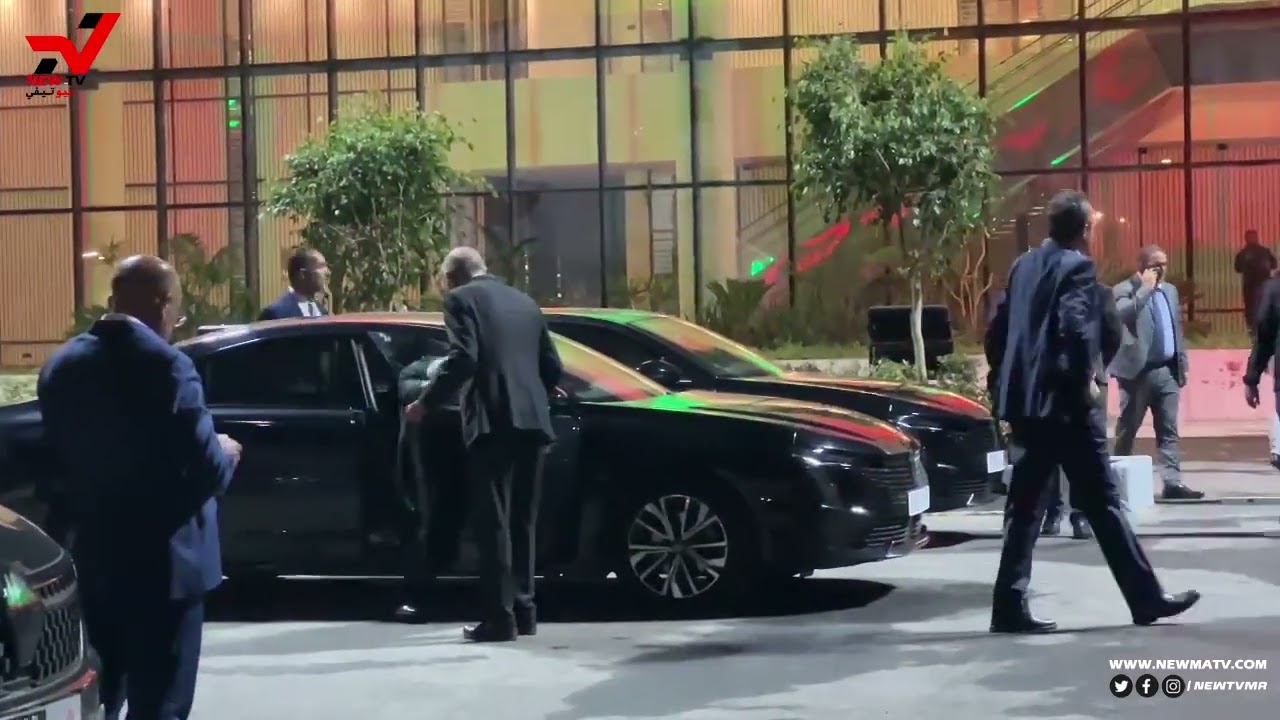 مباشرة من مركب الرياضي محمد الخامس حضور الوالي المهيدية لتفحص الملعب قبل المباراة