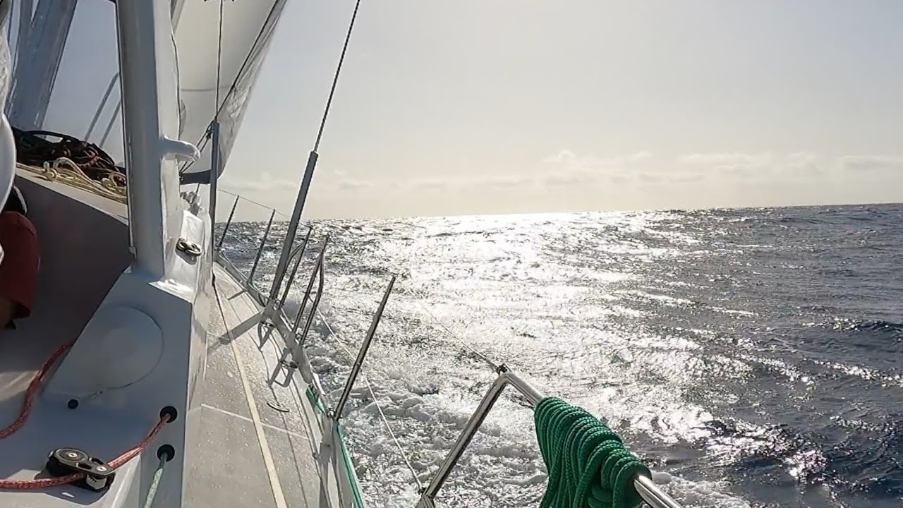 SY ONWO ONOC - Sailing Close-Hauled at Punta Papagayo