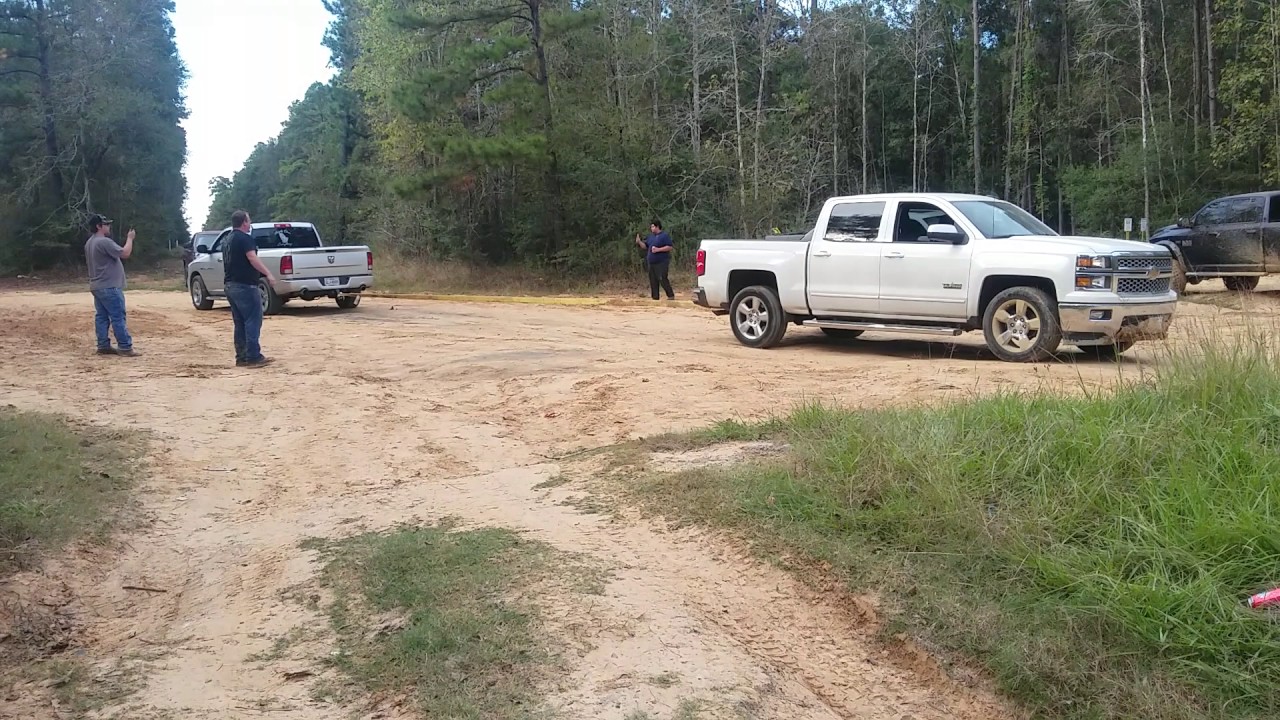 Dodge Ram 1500 Hemi vs 2015 Chevy Silverado