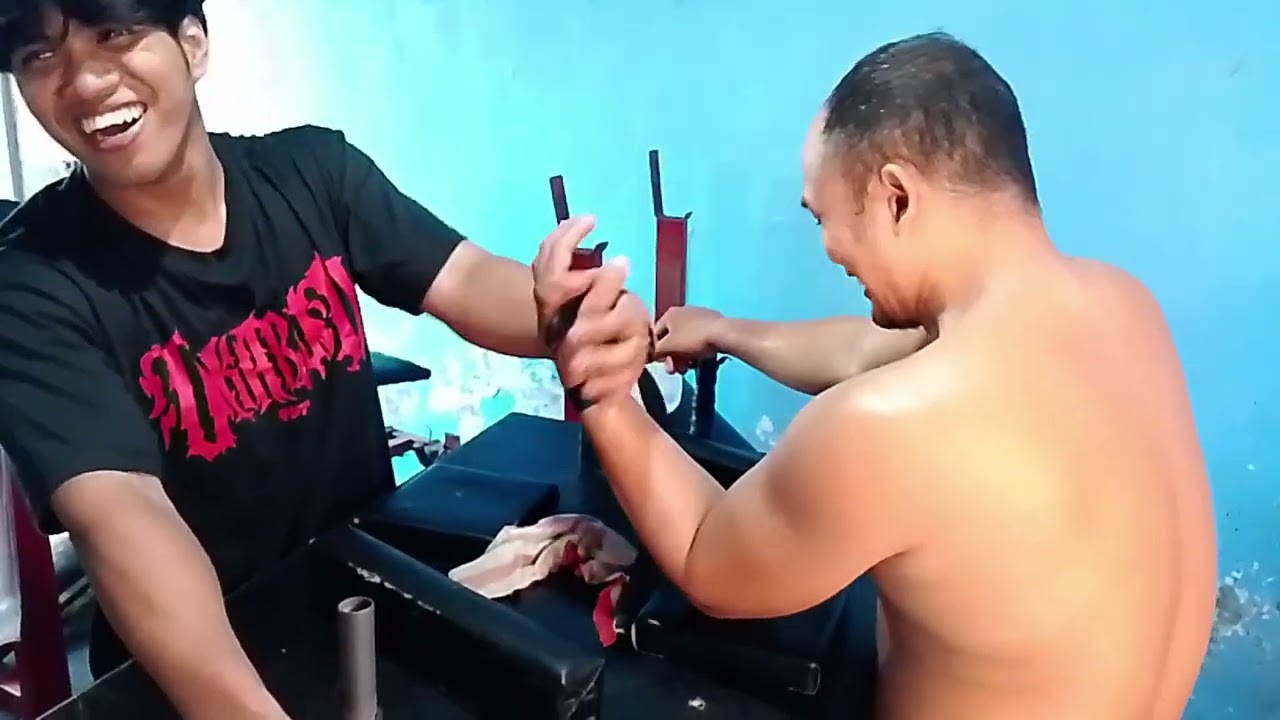 Siya si Eli ng Cabuyao Isa sa pinakamalakas ng heavy weight division sa kanila,partida walapangrest