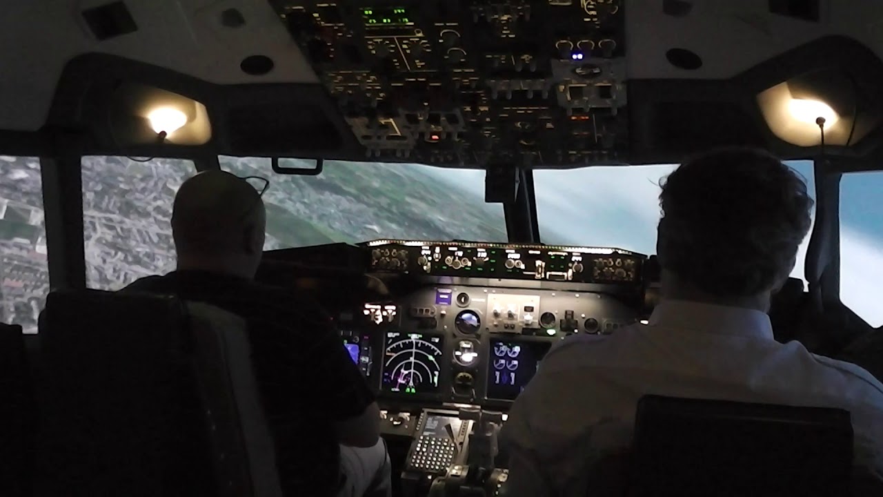 Flight Simulator Boeing 737 - 800  Rondje Zaventem bij Brussels Flight Simulators